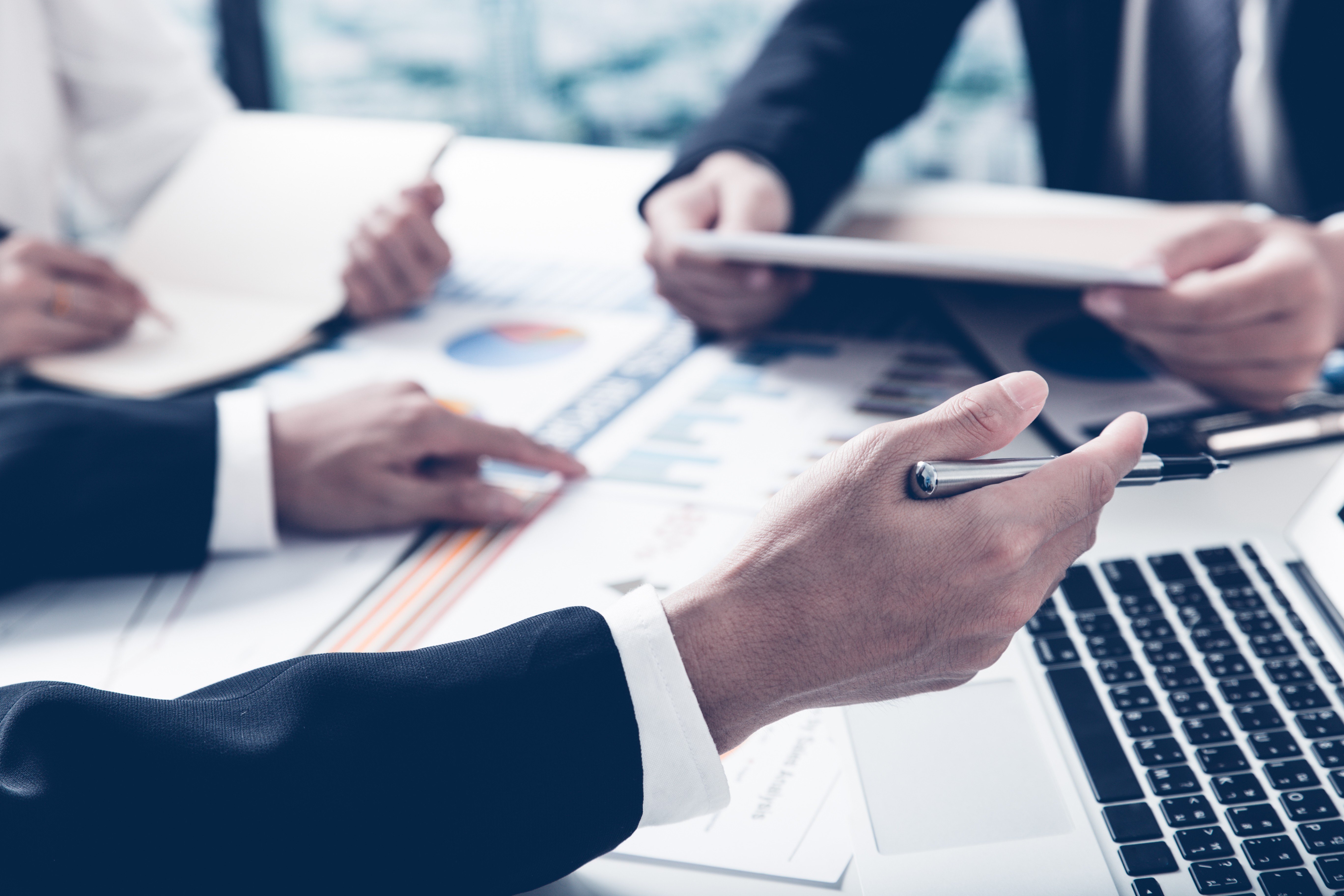 Advisor header background